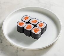 Маки с лососем