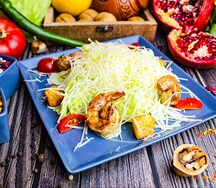 Салат Цезарь с креветками