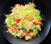 Салат Цезарь с курицей