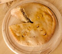 Осетинский пирог с капустой и грибами средний