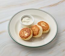 Сырники со сметаной