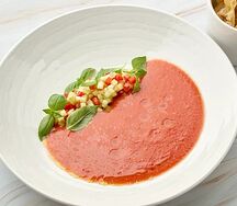 Гаспачо с овощной сальсой и фокаччино