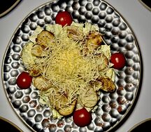 Цезарь с курицей