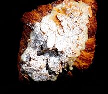 Миндальный круассан