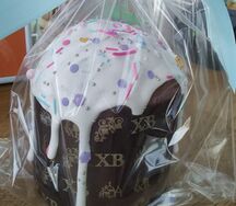 Кулич с изюмом и апельсиновым цукатами