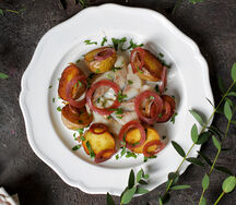 Сельдь, картофель, маринованный лук