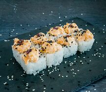 Ролл Сяке урамаки