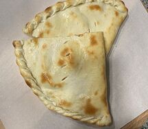 Кальцоне с курицей и сыром