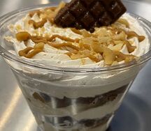 Трайфл Сникерс