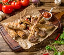 Ассорти люля-кебаб с бараньей корейкой и картошкой