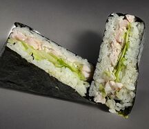 Онигири с курицей