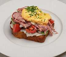 Яйцо Бенедикт с мортаделлой