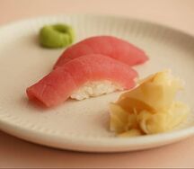 Суши с тунцом