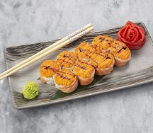 Ролл запеченный филадельфия с лососем 1/2