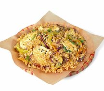 Жареный рис с карри и курицей