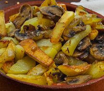 Жаренный картофель с грибами