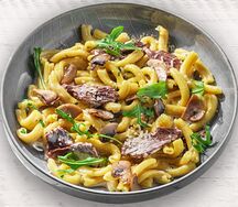 Паста Казаречче с томлёными щечками 