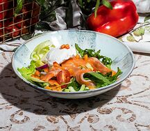 Салат с сёмгой