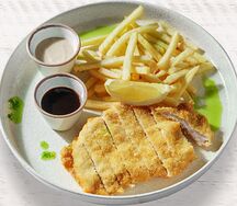 Куриный шницель с картофелем фри