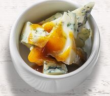 Сыр дорблю с манговым чатни