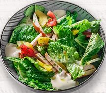 Салат с копчёным цыплёнком и персиками