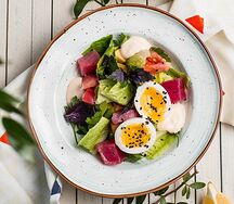 Салат с тунцом