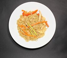 Яки удон с курицей терияки