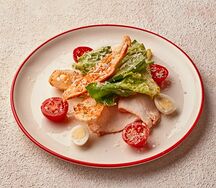 Салат Цезарь с курицей