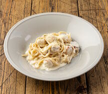 Спагетти в сырном соусе с фрикадельками