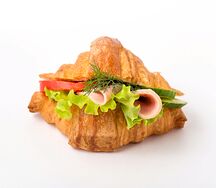 Круассан с ветчиной