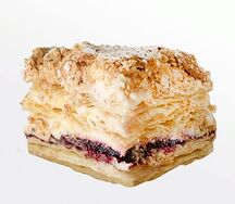 Наполеон с черной смородиной