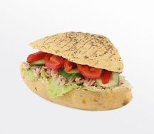 Фокачча с тунцом и печеной паприкой