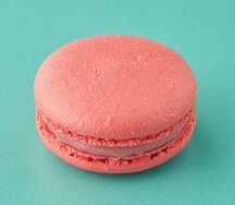 Макарон малина