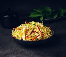 Вок с курицей в сливочном соусе