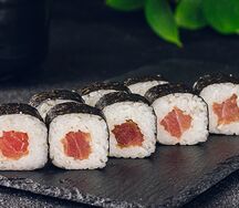 Ролл с тунцом