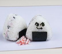 Онигири нежный краб и нори