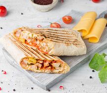 Ролл с курицей и сыром