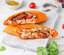 Шаурма в сырном лаваше со свининой