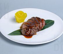 Стейк с азиатским соусом демиглас