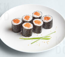 Ролл с лососем