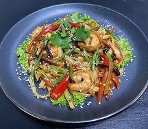 Wok с креветками