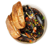 Мидии чилийские в соусе