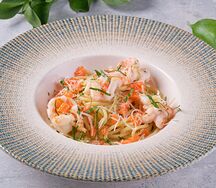 Паста с форелью и креветками