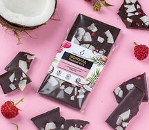 Шоколад ремесленный с кокосовыми чипсами и малиной