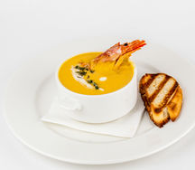 Крем-суп из тыквы с лангустинами