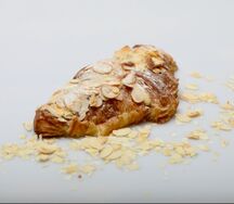 Круассан миндальный