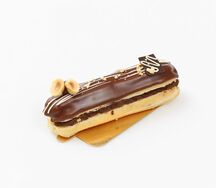 Эклер шоколадный