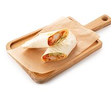 Ролл со шницелем