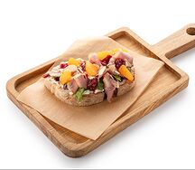 Брускетта с копчёной уткой