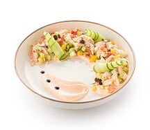 Салат с камчатским крабом, манго и авокадо